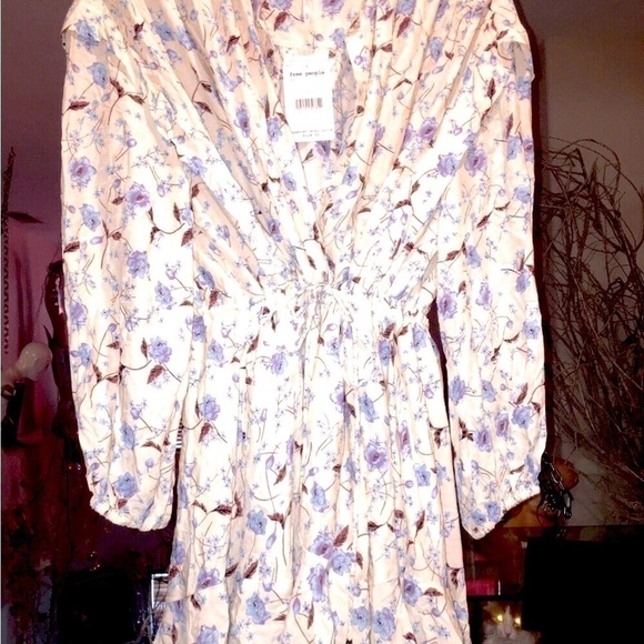 Free People beautiful floral dress, delicate flowers and flare skirt, NWT - Picture 2 of 8